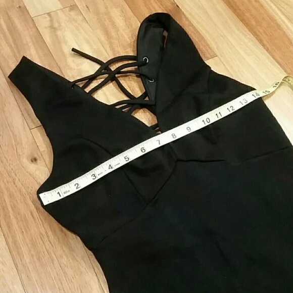 Soprano Cross Back BodyCon mini Dress - Picture 5 of 8